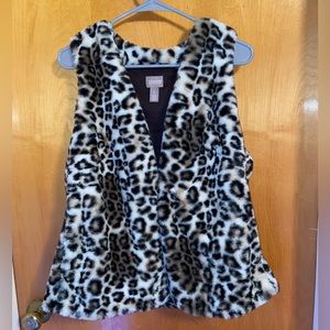 Chico’s fuzzy leopard print vest